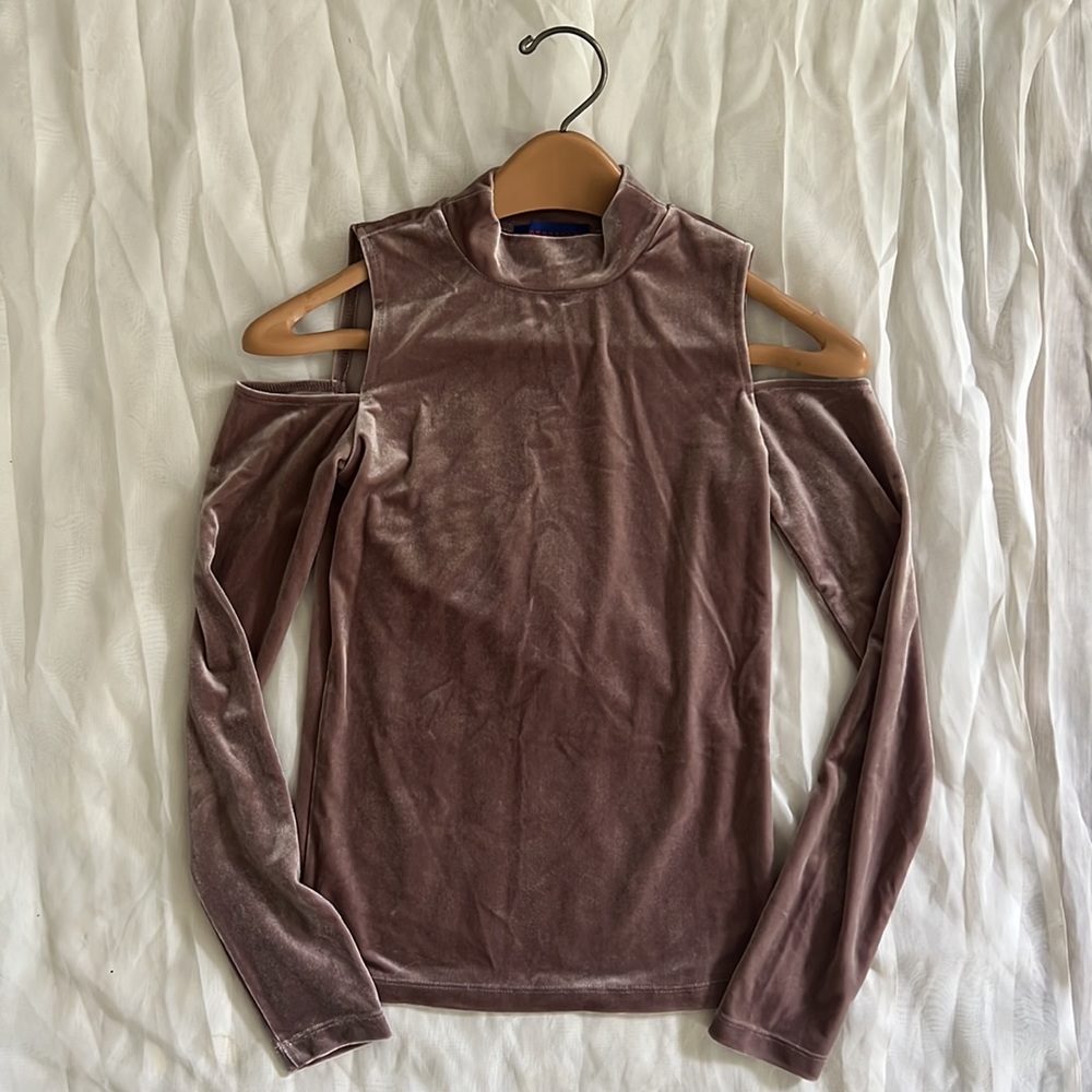 Aeropostale Velvet shoulder long sleeve turtleneck top